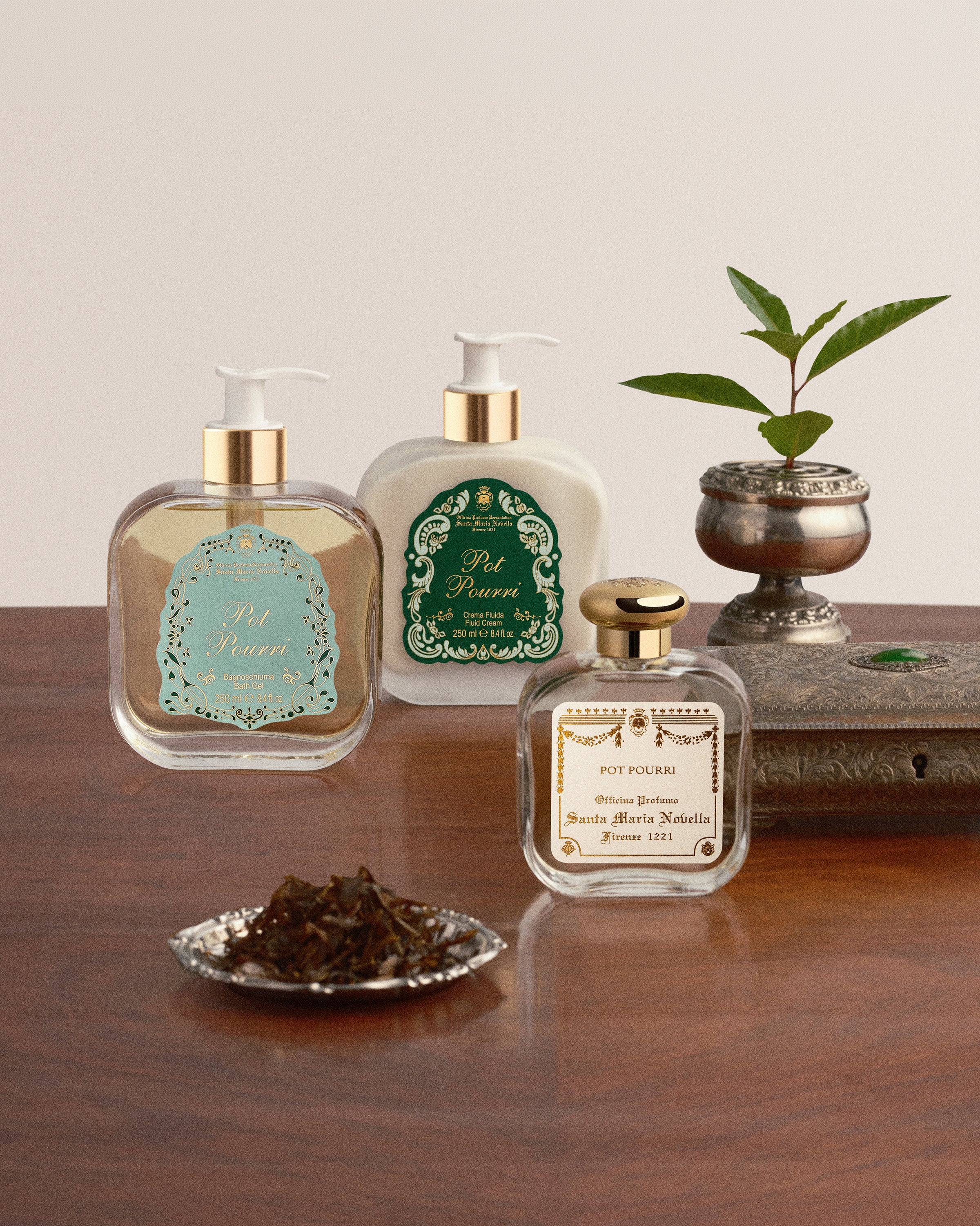 ✨ブランドの象徴…✨Santa Maria Novella Pot-Pourri Pot Pourri: Eau de Cologne - Santa Maria Novella UK