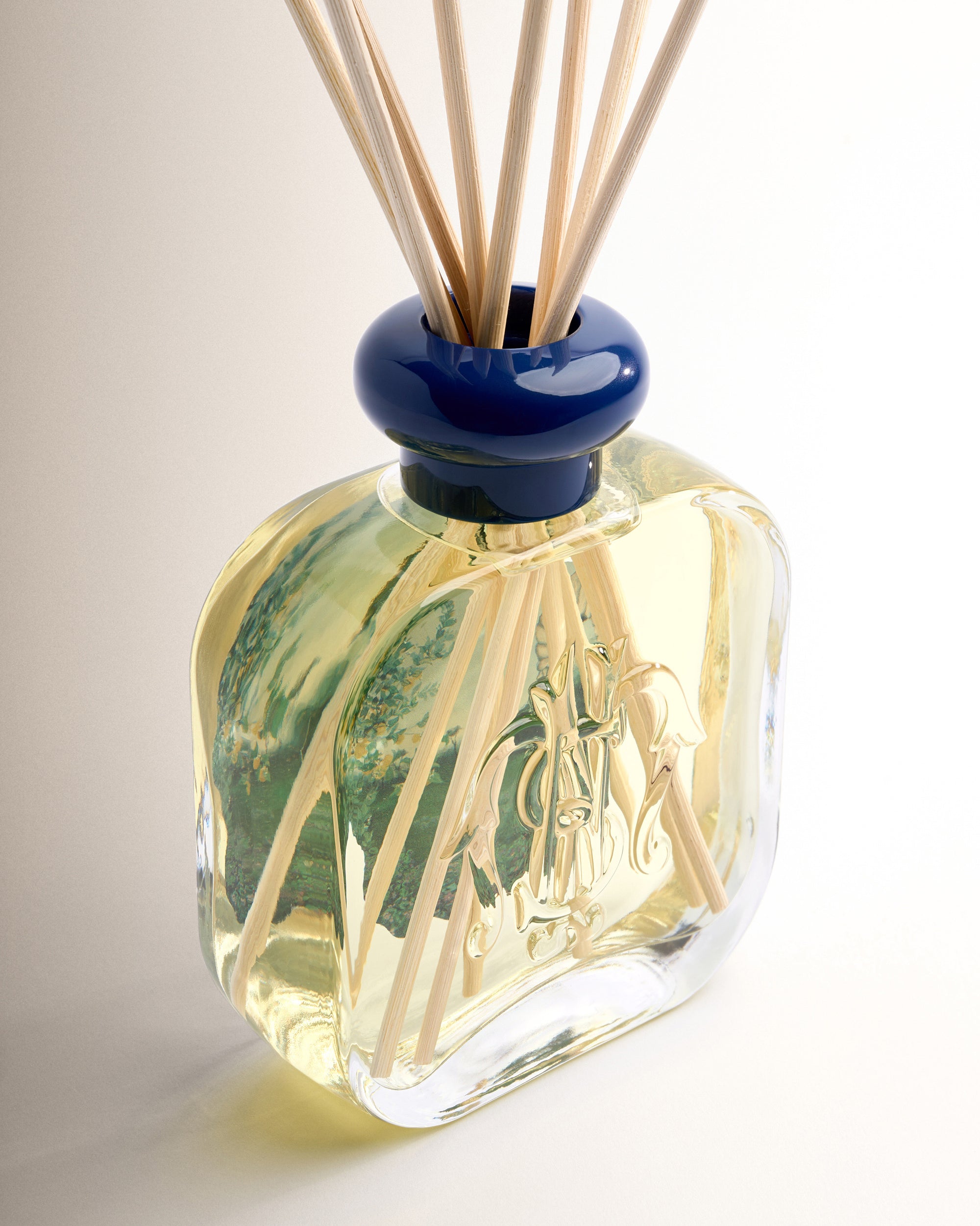 Europa Diffuser